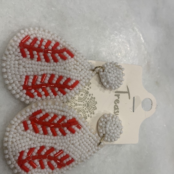 You are buying both pairs. I am selling them together - Picture 4 of 6